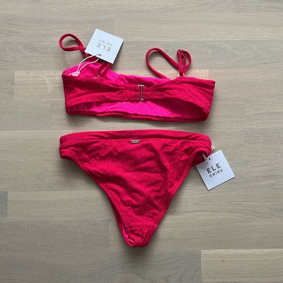 NWT Ele swims - Picture 6 of 6